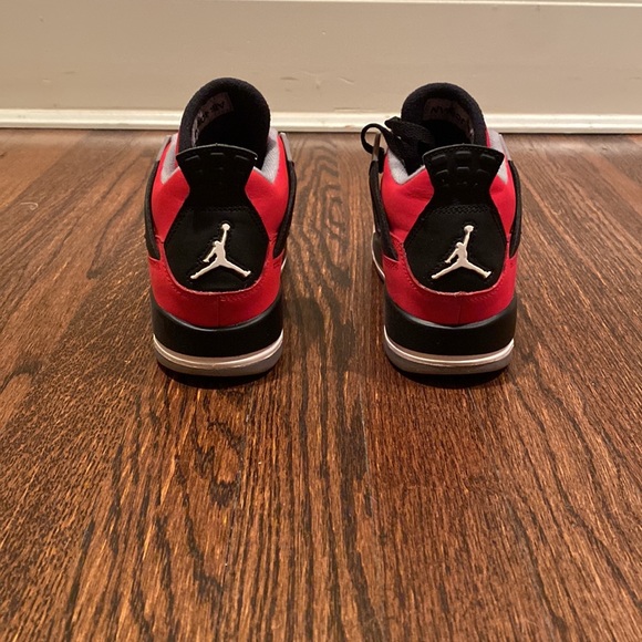 Air Jordan 4 Retro - Picture 4 of 6